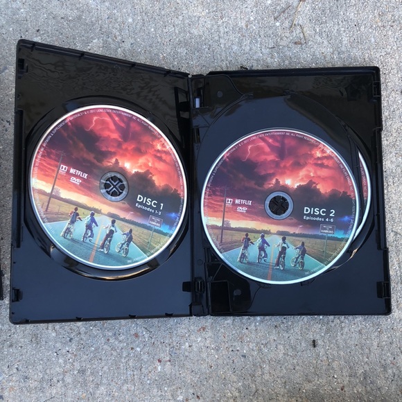 Stranger Things Seasons 1 & 2 DVD - Picture 5 of 5